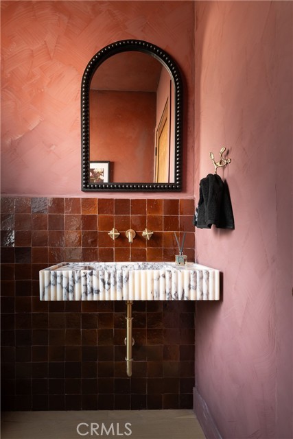 Detail Gallery Image 20 of 65 For 15719 Hartsook St, Encino,  CA 91436 - 4 Beds | 4/1 Baths