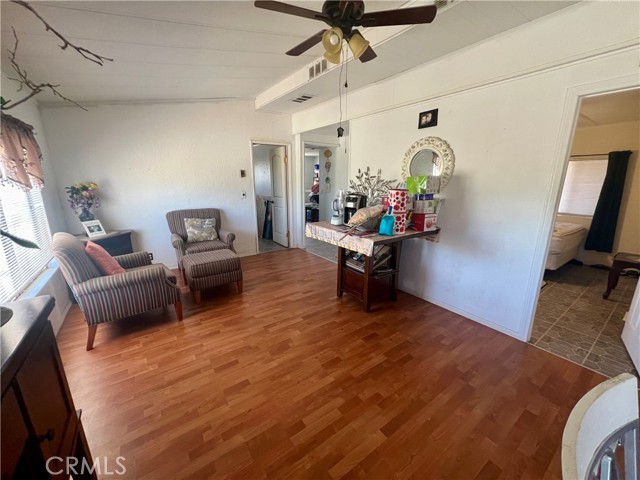 Detail Gallery Image 7 of 20 For 2433 46th St, Rosamond,  CA 93560 - 4 Beds | 2 Baths