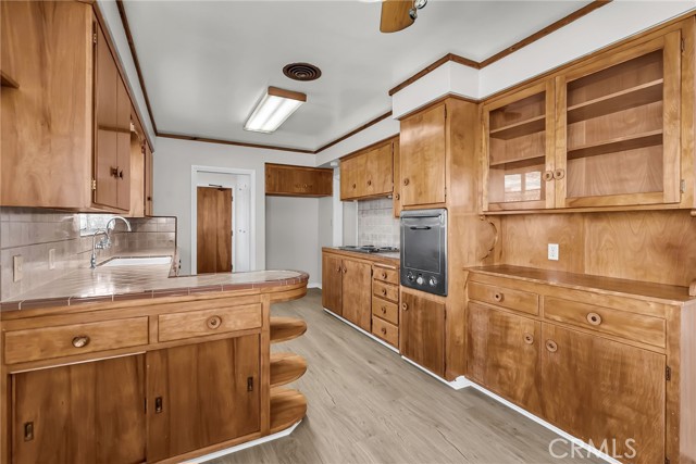 Detail Gallery Image 9 of 29 For 5943 Grand Ave, Riverside,  CA 92504 - 2 Beds | 2 Baths