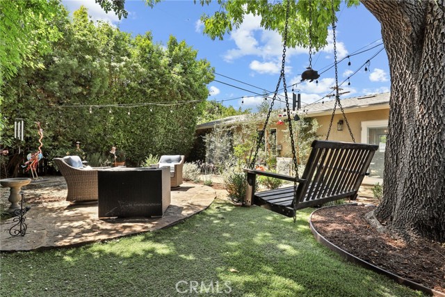4855 Arcola Avenue, Toluca Lake CA: https://media.crmls.org/medias/47517463-e037-444c-9ad3-59ffe0995e6b.jpg