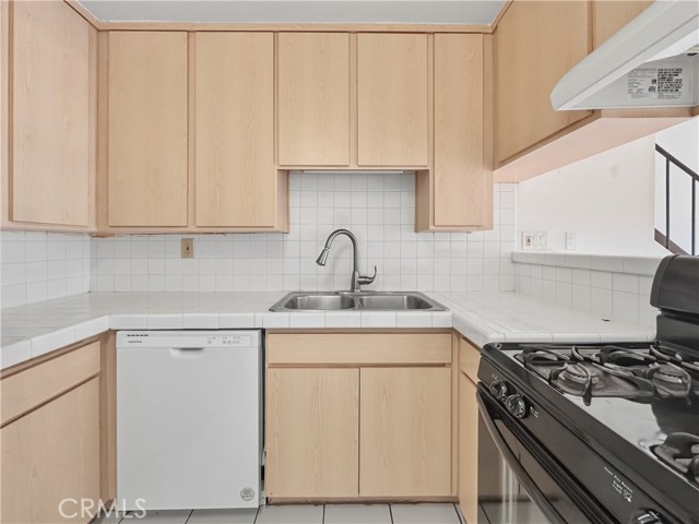 Detail Gallery Image 8 of 38 For 7033 Stewart and Gray, Downey,  CA 90241 - 2 Beds | 2 Baths