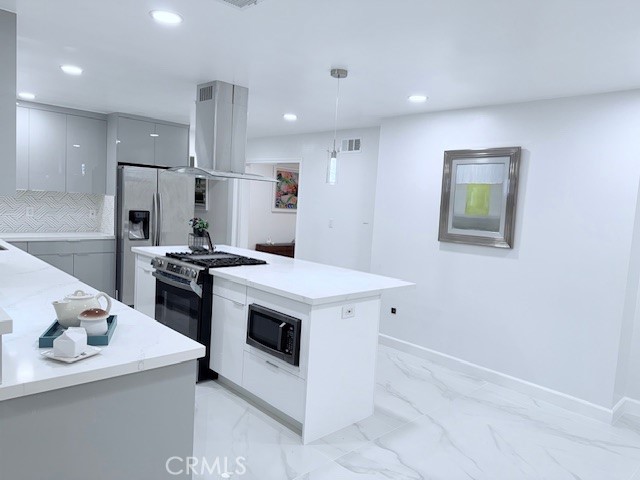 https://media.crmls.org/medias/47519dd4-ec98-4423-bdf1-1ebf129b715a.jpg?preset=X-Large