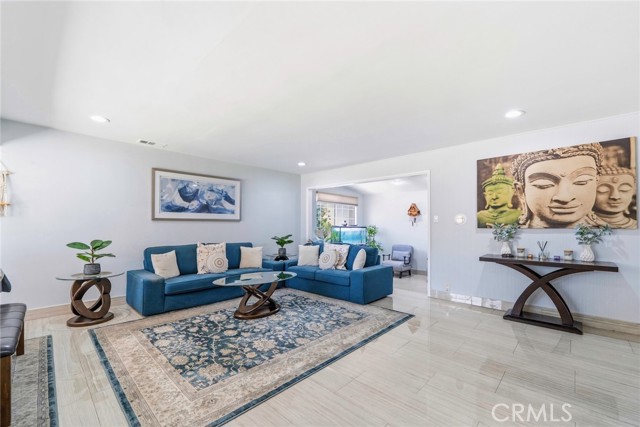 Detail Gallery Image 2 of 51 For 9546 Cecilia, Downey,  CA 90241 - 4 Beds | 2 Baths