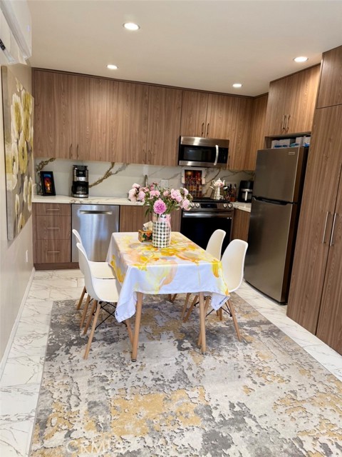 Detail Gallery Image 5 of 12 For 20627 Tuba, Chatsworth,  CA 91311 - 1 Beds | 1 Baths