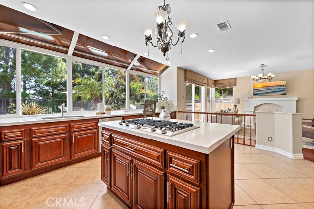 Detail Gallery Image 10 of 34 For 1078 S Rexford Ln, Anaheim Hills,  CA 92808 - 5 Beds | 4/1 Baths