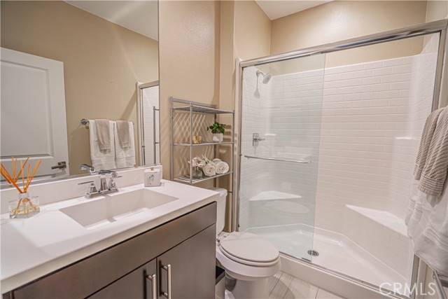 Detail Gallery Image 23 of 59 For 18642 Cedar Crest Dr, Canyon Country,  CA 91387 - 4 Beds | 3 Baths