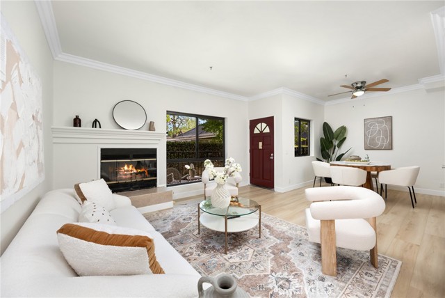 Detail Gallery Image 4 of 29 For 222 S Catalina Ave #8,  Pasadena,  CA 91106 - 3 Beds | 3/1 Baths
