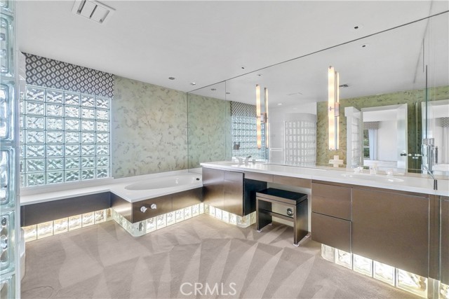 537 Dunnegan Place, Laguna Beach CA: https://media.crmls.org/medias/4752c8b2-aa69-46d4-9ead-5885c0f126eb.jpg