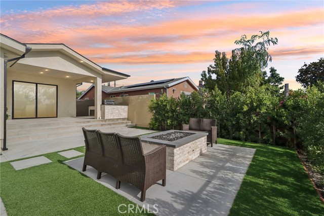 Detail Gallery Image 2 of 72 For 8006 Lloyd Ave, North Hollywood,  CA 91605 - 7 Beds | 6 Baths