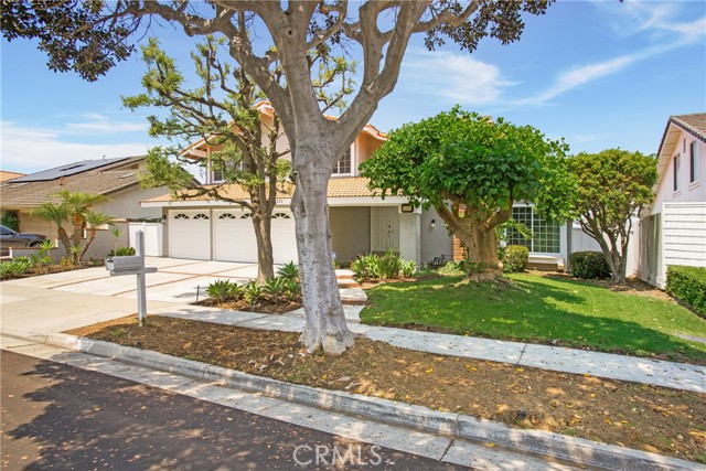 2220 Port Aberdeen Place, Newport Beach CA: https://media.crmls.org/medias/47538980-98c8-4b9b-9af8-ec93dda7677e.jpg