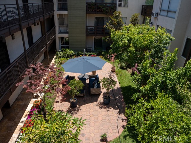525 S Ardmore Avenue, Los Angeles CA: https://media.crmls.org/medias/47538d3a-647a-4165-a885-af9c9888df51.jpg