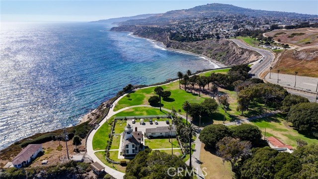 690 W Paseo Del Mar, San Pedro CA: https://media.crmls.org/medias/4753b33b-6e85-490b-921e-c34ffe6a220d.jpg
