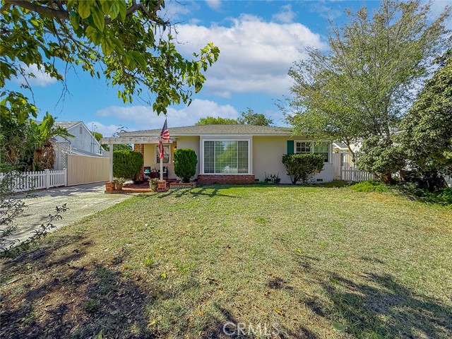 Detail Gallery Image 2 of 39 For 6223 Klump, North Hollywood,  CA 91606 - 2 Beds | 1 Baths