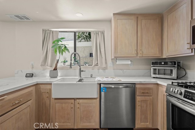 Detail Gallery Image 15 of 43 For 6613 Poppyview Dr, Oak Park,  CA 91377 - 3 Beds | 2/1 Baths