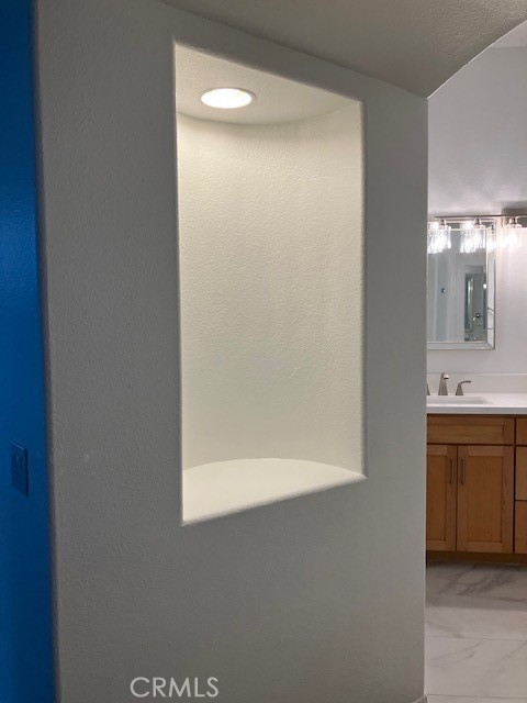https://media.crmls.org/medias/47550906-1151-4562-bda3-b4784e250f3d.jpg?preset=X-Large