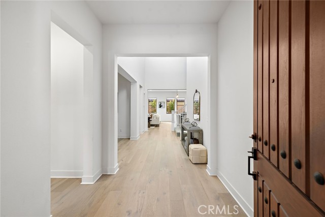 215 Sutters Mill, Irvine CA: https://media.crmls.org/medias/47552689-76d4-4aba-9869-4ea579bc431e.jpg