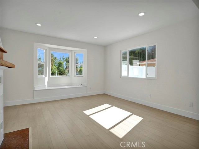 17425 Los Alimos Street, Granada Hills CA: https://media.crmls.org/medias/47560127-6ba1-47b5-8ba4-0c39ca48572e.jpg