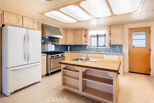 Detail Gallery Image 21 of 75 For 6425 Indian Cove Rd, Twentynine Palms,  CA 92277 - 4 Beds | 3 Baths