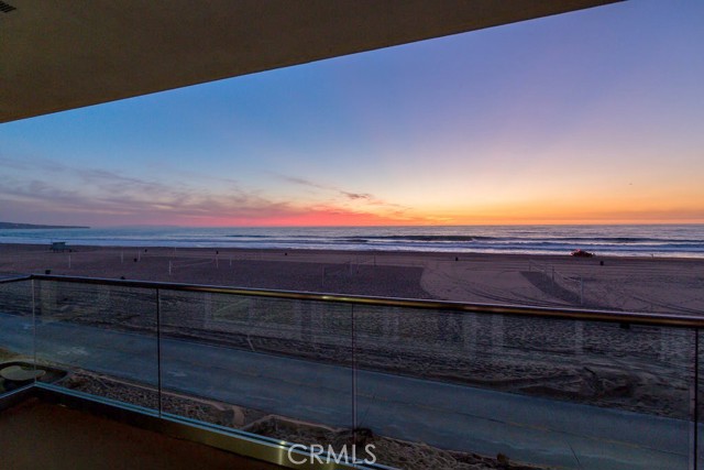 Detail Gallery Image 6 of 36 For 304 the Strand, Manhattan Beach,  CA 90266 - 4 Beds | 4/1 Baths