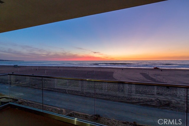 Detail Gallery Image 6 of 36 For 304 the Strand, Manhattan Beach,  CA 90266 - 4 Beds | 4/1 Baths