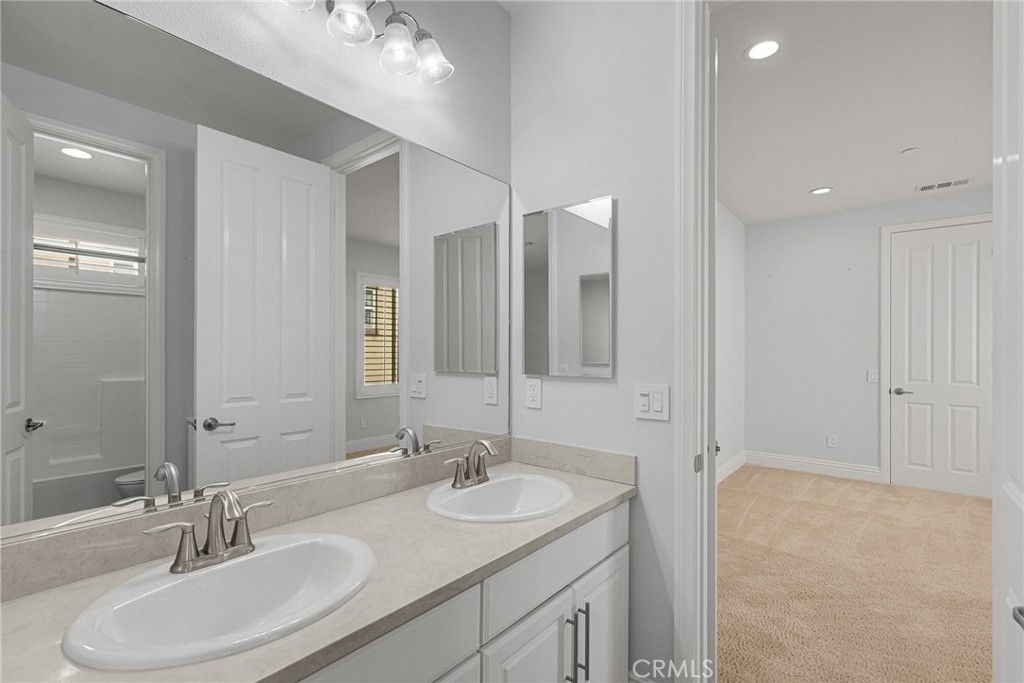 47583C5A 2526 45B7 877D 85411082Ab17 22529 Breakwater Way, Saugus, Ca 91350 &Lt;Span Style='BackgroundColor:transparent;Padding:0Px;'&Gt; &Lt;Small&Gt; &Lt;I&Gt; &Lt;/I&Gt; &Lt;/Small&Gt;&Lt;/Span&Gt;