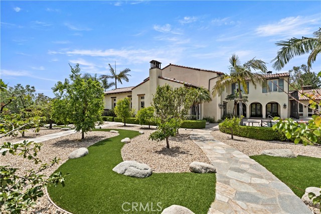 2535 Bronzewood Drive, Tustin CA: https://media.crmls.org/medias/4758b0aa-103d-44b3-8ae9-8f278fcc501f.jpg