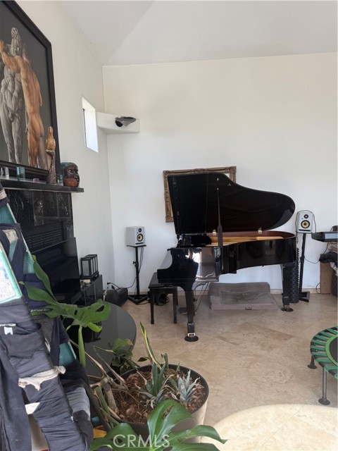 1994 Stanley Avenue, Signal Hill CA: https://media.crmls.org/medias/4759e0a8-a327-4d82-8949-0bceab32eb07.jpg