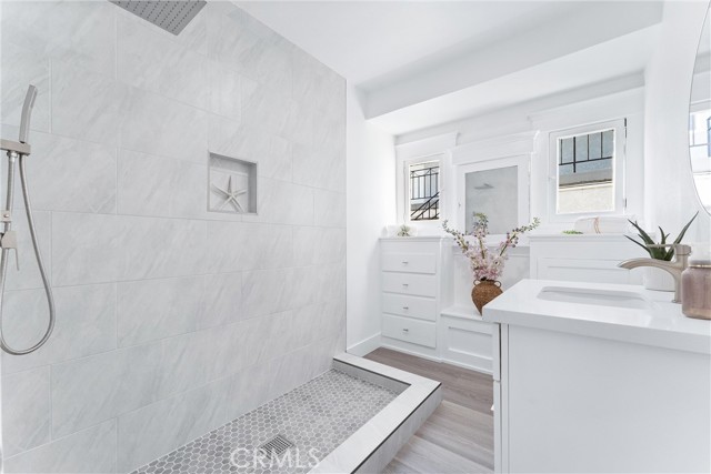 765 Loma Avenue, Long Beach CA: https://media.crmls.org/medias/475a0b20-1786-46d1-b678-b13e3a6aa579.jpg