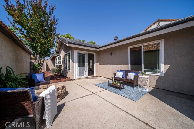 10 Windrow, Irvine CA: https://media.crmls.org/medias/475a4195-4210-4482-93df-19561c083f60.jpg