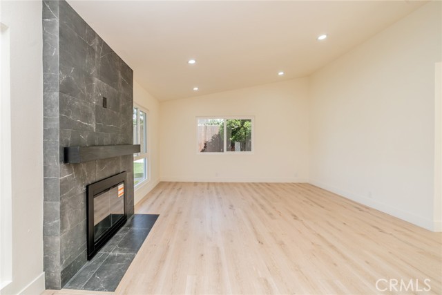 Detail Gallery Image 5 of 47 For 9905 Elm, Fontana,  CA 92335 - 4 Beds | 2 Baths