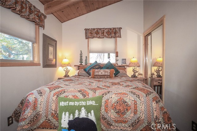 Detail Gallery Image 14 of 34 For 41490 Comstock Ln, Big Bear Lake,  CA 92315 - 3 Beds | 2 Baths