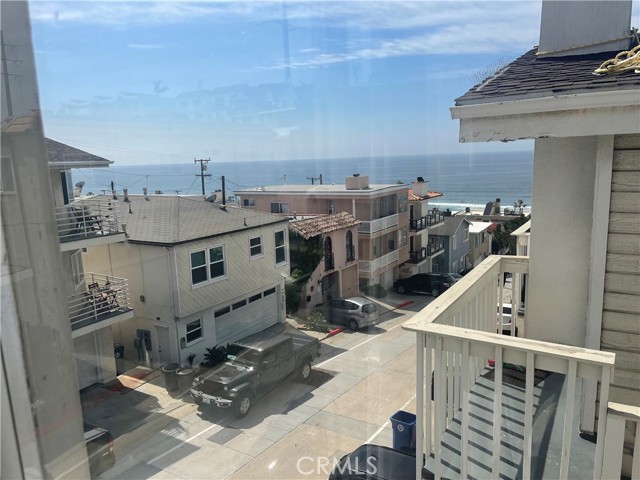 227 44th Street, Manhattan Beach, California 90266, 6 Bedrooms Bedrooms, ,3 BathroomsBathrooms,Residential,Sold,44th,SB23092091
