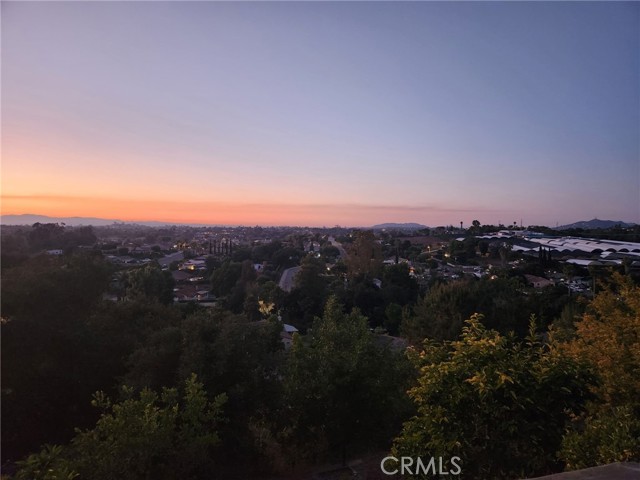 https://media.crmls.org/medias/475cf449-07d2-4391-9015-99a4e555defb.jpg
