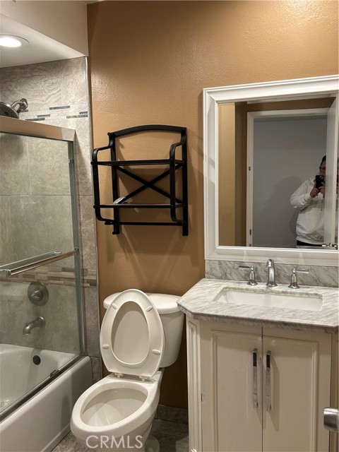 18207 Flynn Drive, Canyon Country CA: https://media.crmls.org/medias/475d3412-bdca-4b06-8799-c3ffe0847c33.jpg