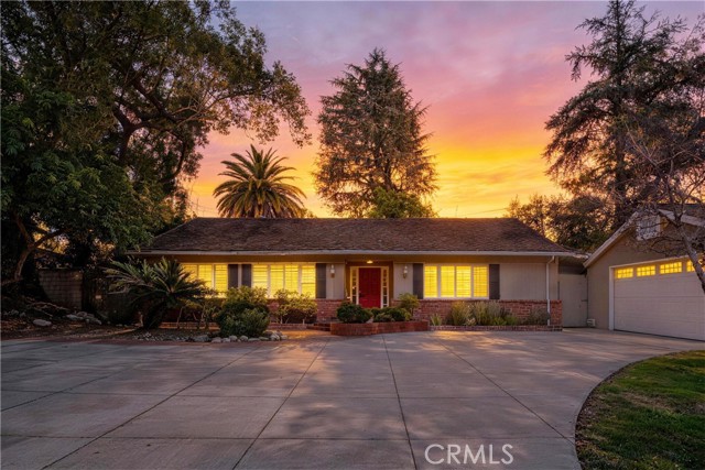 Detail Gallery Image 2 of 38 For 1635 San Pasqual, Pasadena,  CA 91106 - 4 Beds | 3 Baths