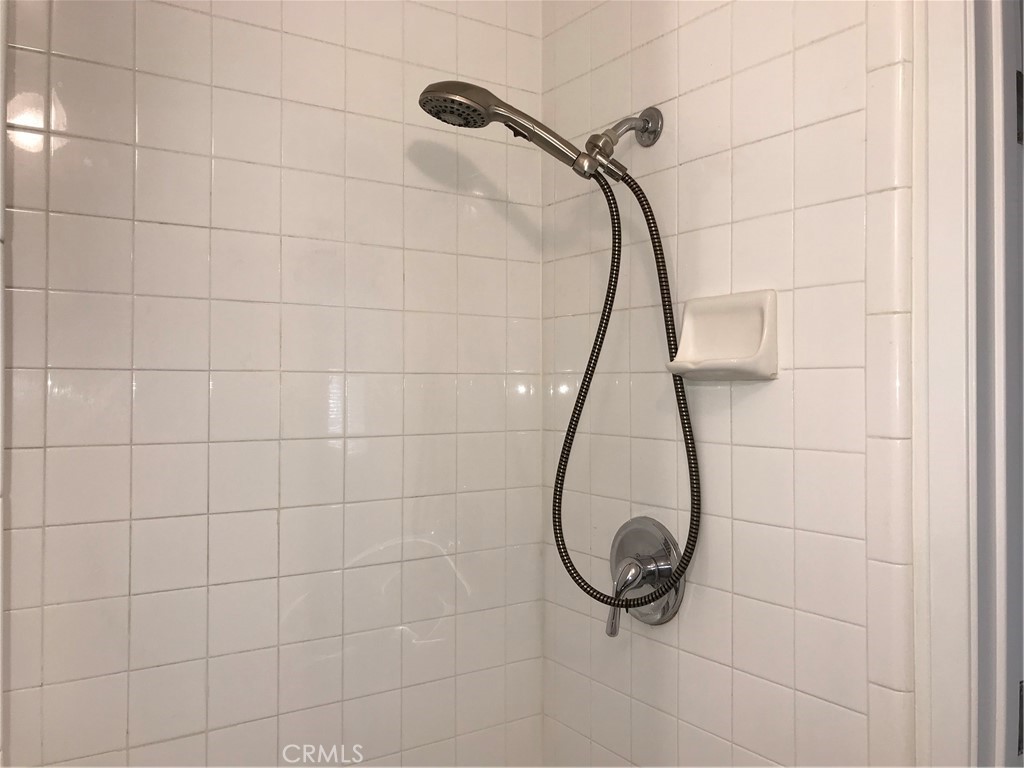 https://media.crmls.org/medias/475da539-fea5-4523-a6b7-db48058424db.jpg?preset=X-Large