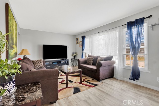 Detail Gallery Image 5 of 32 For 9214 Choiceana Ave, Hesperia,  CA 92345 - 3 Beds | 1 Baths