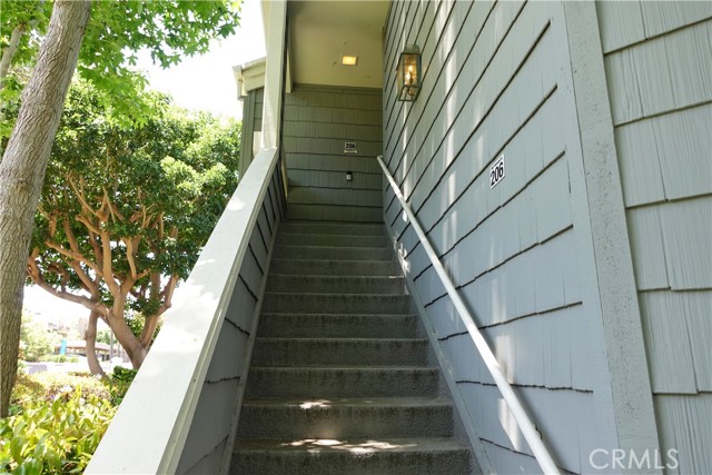 7262 Yellowtail Dr, Huntington Beach CA: https://media.crmls.org/medias/475ee2d7-a9d3-4de1-a7f0-5952f8468f4d.jpg