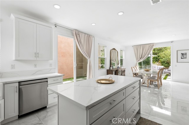 18 Lessay, Newport Coast CA: https://media.crmls.org/medias/475f5912-5907-4605-a6da-487520c4f3c6.jpg