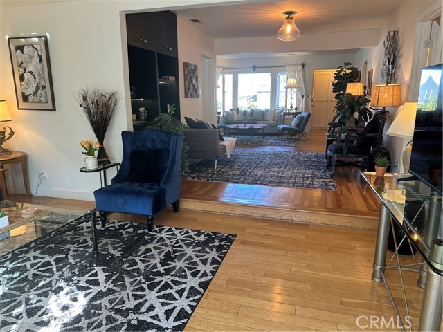 Detail Gallery Image 4 of 16 For 16816 Halper, Encino,  CA 91436 - 3 Beds | 2 Baths