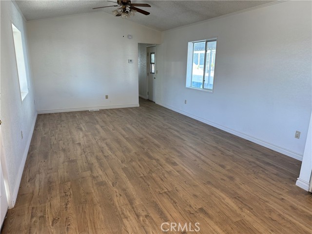 Detail Gallery Image 4 of 13 For 1010 Terrace #127,  San Bernardino,  CA 92410 - 2 Beds | 1 Baths