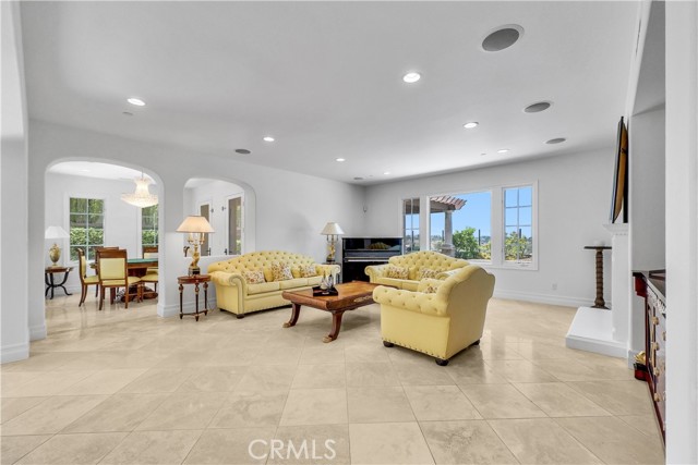 25 Village Way, Irvine CA: https://media.crmls.org/medias/475fda14-7e35-4561-867e-d3662614b5c0.jpg