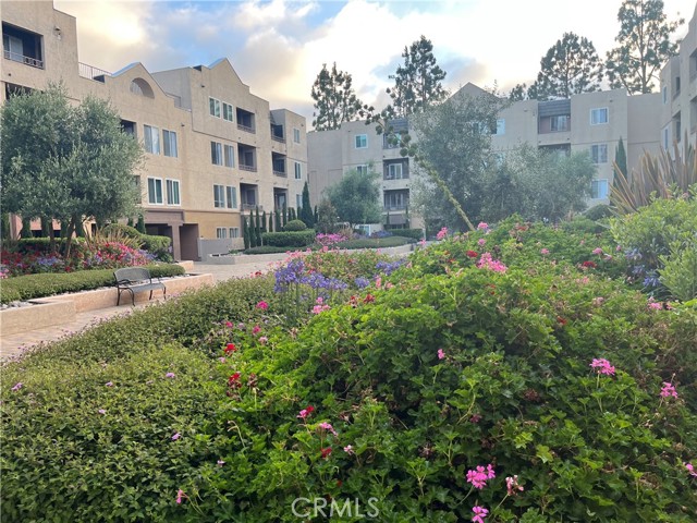 Detail Gallery Image 3 of 37 For 8889 Caminito Plaza Centro #7304,  San Diego,  CA 92122 - 2 Beds | 2 Baths