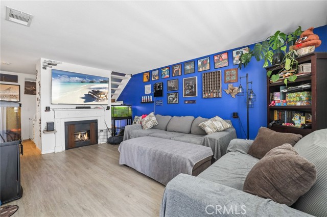 Detail Gallery Image 2 of 17 For 21814 Belshire Ave #2,  Hawaiian Gardens,  CA 90716 - 2 Beds | 2 Baths