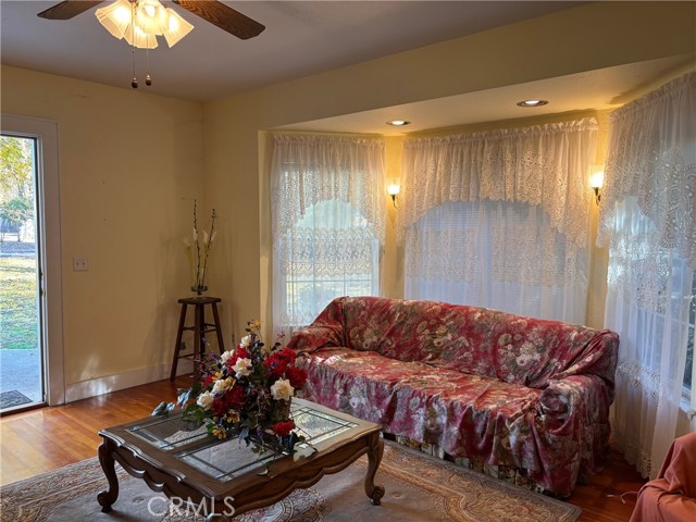 Detail Gallery Image 6 of 41 For 2027 Palm Ave, Chico,  CA 95926 - 3 Beds | 2 Baths