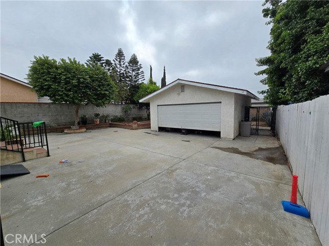 13966 Fox Street, San Fernando CA: https://media.crmls.org/medias/4760d96a-af68-41fc-af22-5d72c058903e.jpg