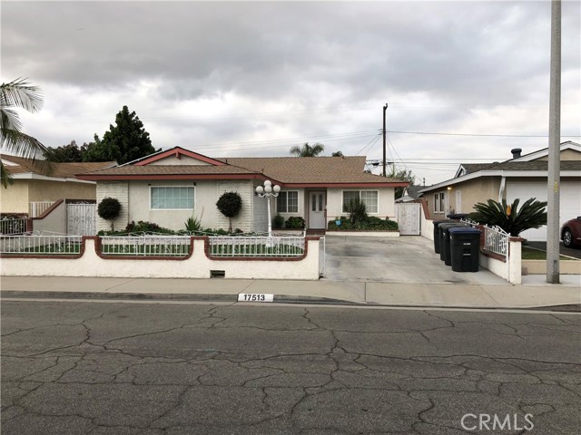 17513 Ibex Ave, Artesia, CA 90701