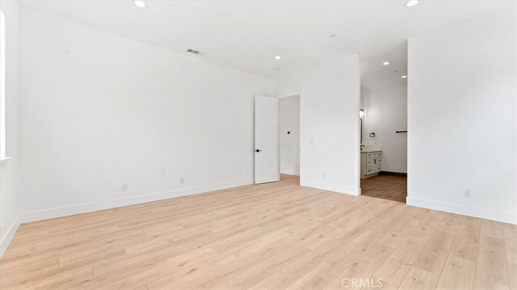 https://media.crmls.org/medias/47616ff9-9ace-40d3-89dd-e95423403cd0.jpg?preset=X-Large