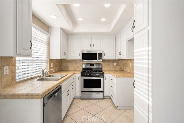 Detail Gallery Image 13 of 41 For 1062 Walnut St #C,  Tustin,  CA 92780 - 2 Beds | 2/1 Baths