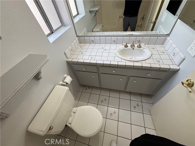 Detail Gallery Image 22 of 37 For 1350 Cabrillo Park Dr #F,  Santa Ana,  CA 92701 - 1 Beds | 1 Baths